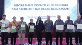 Bupati Ipuk Perkuat Pendidikan Spiritual Lewat Insentif Guru Rohani (Foto: Istimewa)
