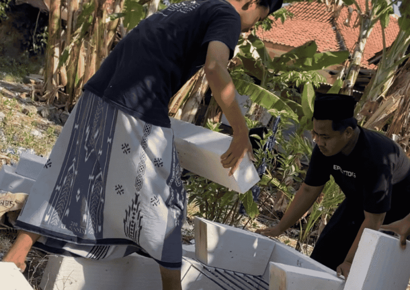 Tekan Persoalan Sampah, KKN Posko 43 Bangun Rocket Stove di PP Mis Annibros I (for NOLESA.COM)