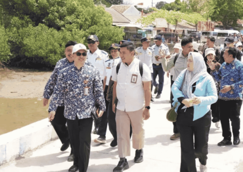 Kepala Bappeda Sumenep Dr. Ir. Arif Firmanto mendampingi kunjungan Kementerian PPN/Bappenas ke Kabupaten Sumenep (Foto: Istimewa)