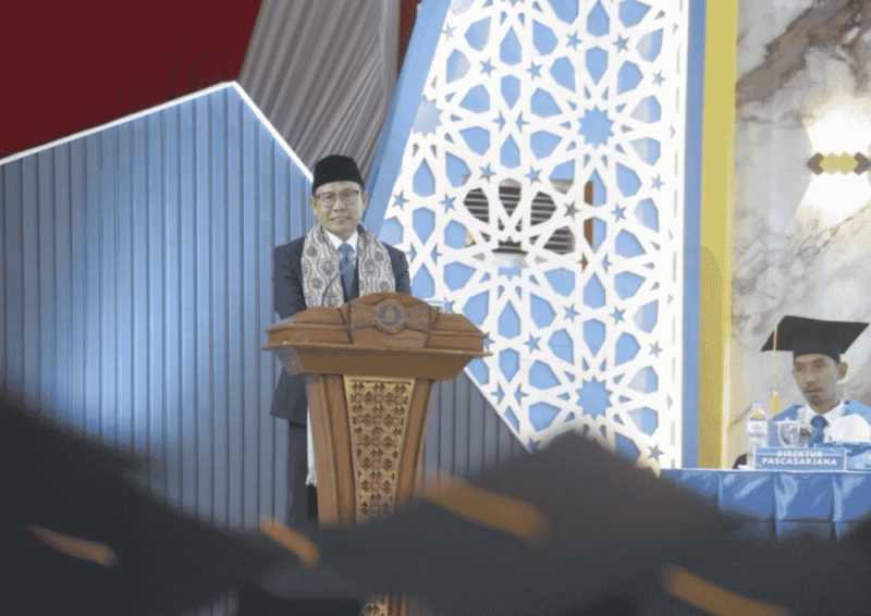 Menteri Koordinator Bidang Pemberdayaan Masyarakat Abdul Muhaimin Iskandar atau Gus Muhaimin, sambutan di acara Wisuda ke-35 Universitas Ibrahimy di Pondok Pesantren Salafiyah Syafi’iyah Sukorejo (Foto: Istimewa)