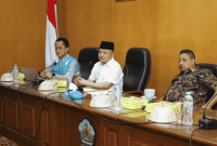 Wabup Bangkalan Moch. Fauzan Ja’far memimpin rakor pemenuhan titik usulan listrik desa (Foto: Istimewa)
