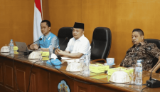 Wabup Bangkalan Moch. Fauzan Ja’far memimpin rakor pemenuhan titik usulan listrik desa (Foto: Istimewa)