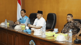 Wabup Bangkalan Moch. Fauzan Ja’far memimpin rakor pemenuhan titik usulan listrik desa (Foto: Istimewa)