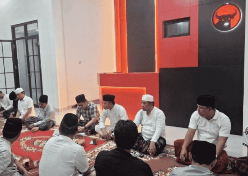 Suasana tahlil untuk Guruh Soekarnoputra di Kantor DPC PDIP Bangkalan (Foto: Istimewa)