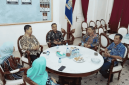 Dirjen Dukcapil Kementerian Dalam Negeri, Dr. Teguh Setyabudi, saat melakukan kunjungan kerja ke Kabupaten Bangkalan (Foto: Istimewa)