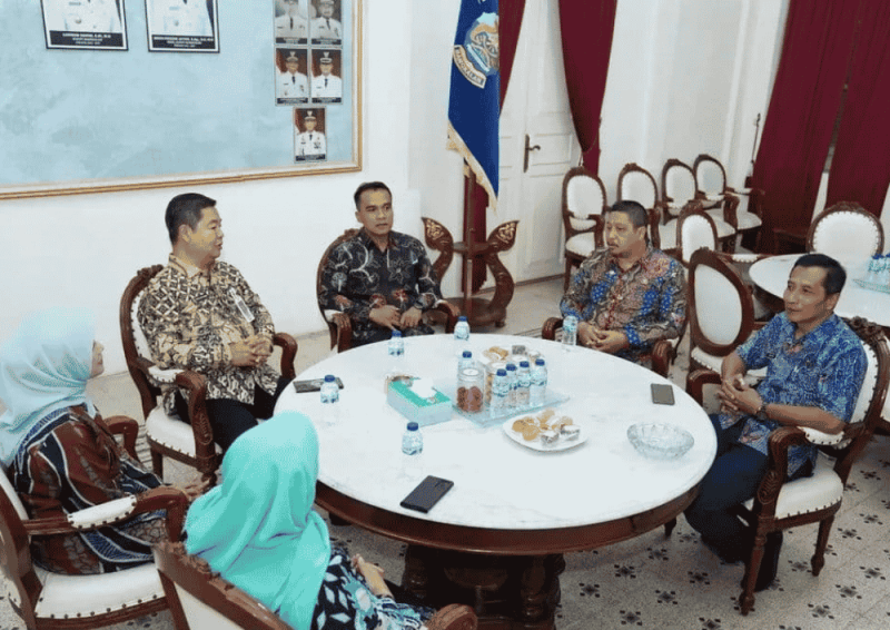 Dirjen Dukcapil Kementerian Dalam Negeri, Dr. Teguh Setyabudi, saat melakukan kunjungan kerja ke Kabupaten Bangkalan (Foto: Istimewa)