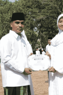 Bupati Bangkalan Ajak Santri Berkontribusi Menuju Indonesia Emas