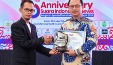 Membanggakan: Dr. Ir. Arif Firmanto, S.TP., M.Si., IPU., ASEAN Eng., Kepala Bappeda Kabupaten Sumenep, menerima penghargaan sebagai Tokoh Perencanaan Pembangunan Daerah Inovatif dan Strategis (for NOLESA.COM)