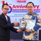 Membanggakan: Dr. Ir. Arif Firmanto, S.TP., M.Si., IPU., ASEAN Eng., Kepala Bappeda Kabupaten Sumenep, menerima penghargaan sebagai Tokoh Perencanaan Pembangunan Daerah Inovatif dan Strategis (for NOLESA.COM)