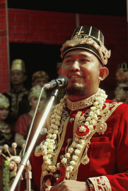 Pemkab Sumenep Lestarikan Budaya Lewat Baju Adat Keraton